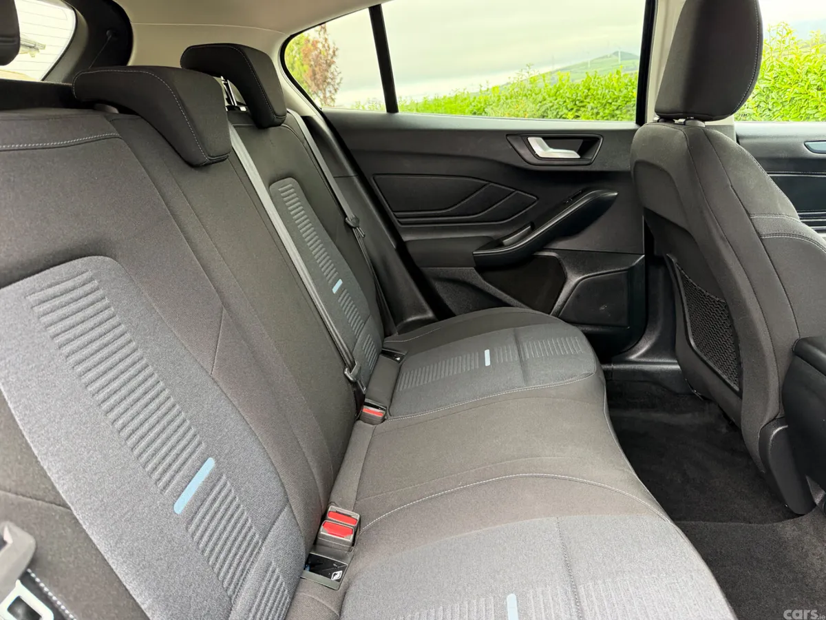 Ford Focus Hatchback, Petrol, 2023, Blue