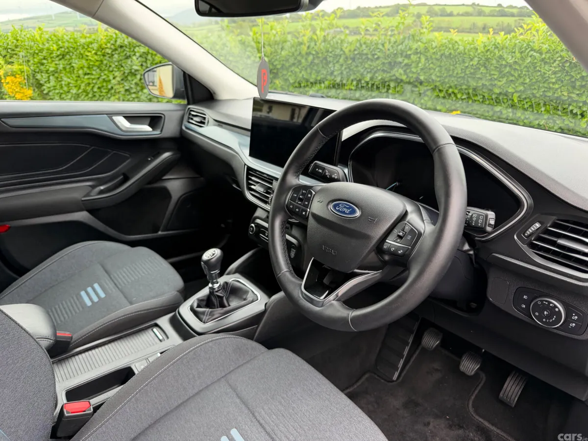 Ford Focus Hatchback, Petrol, 2023, Blue