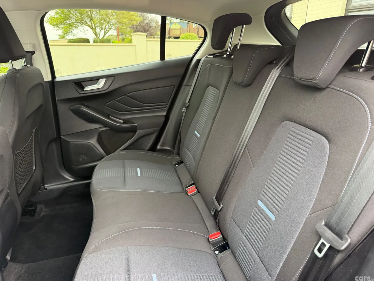 Ford Focus Hatchback, Petrol, 2023, Blue