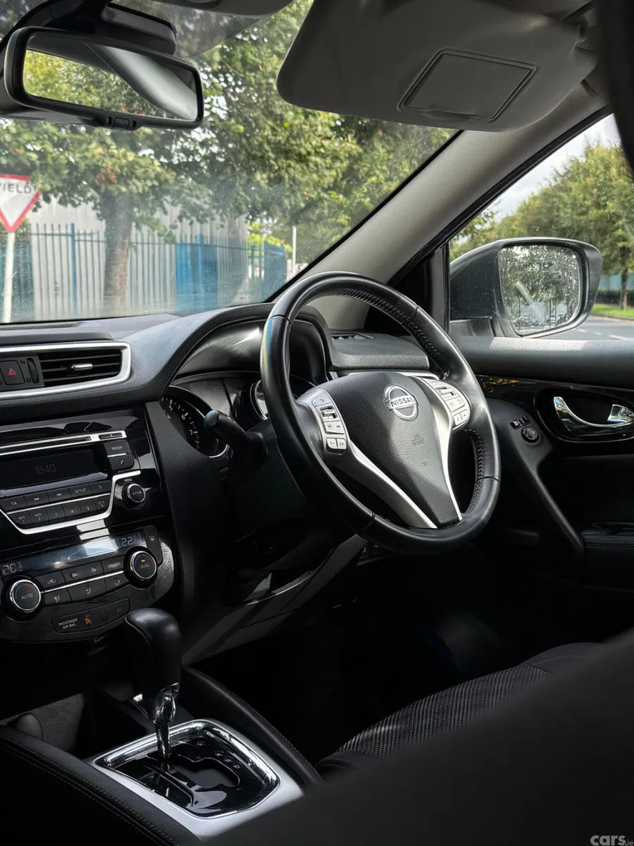 Nissan Qashqai Hatchback, Petrol, 2016, White