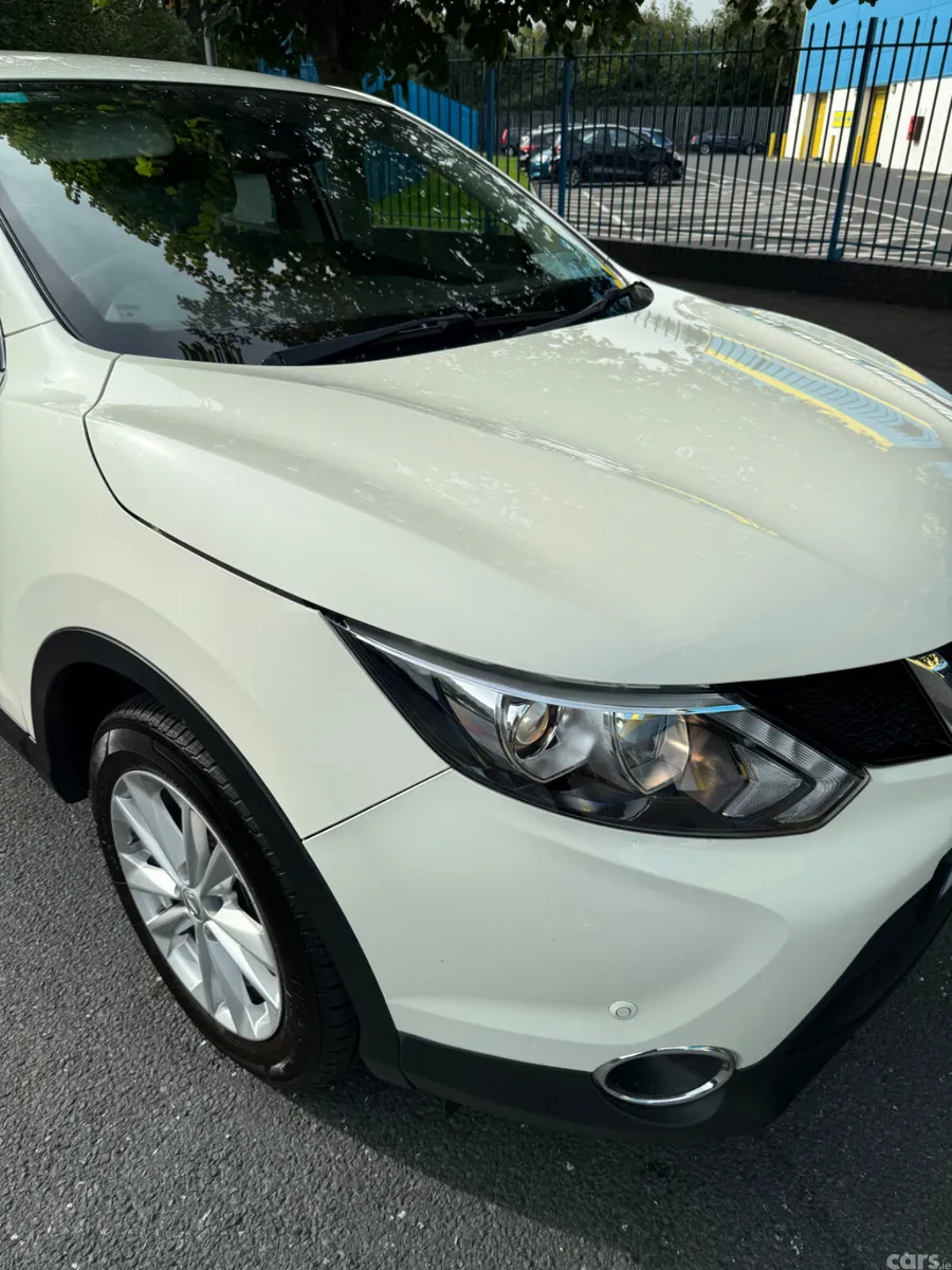 Nissan Qashqai Hatchback, Petrol, 2016, White