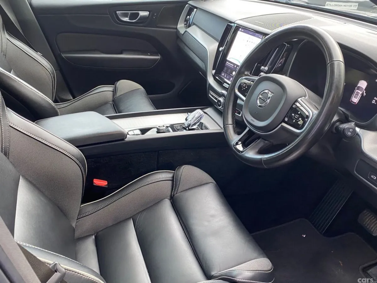 Volvo XC60 Estate, Petrol Plug-in Hybrid, 2024, Blue
