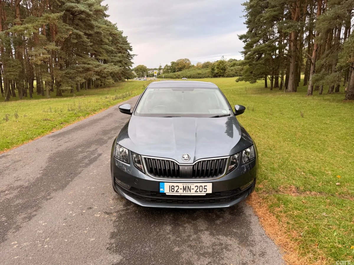Skoda Octavia Saloon, Diesel, 2018, Grey