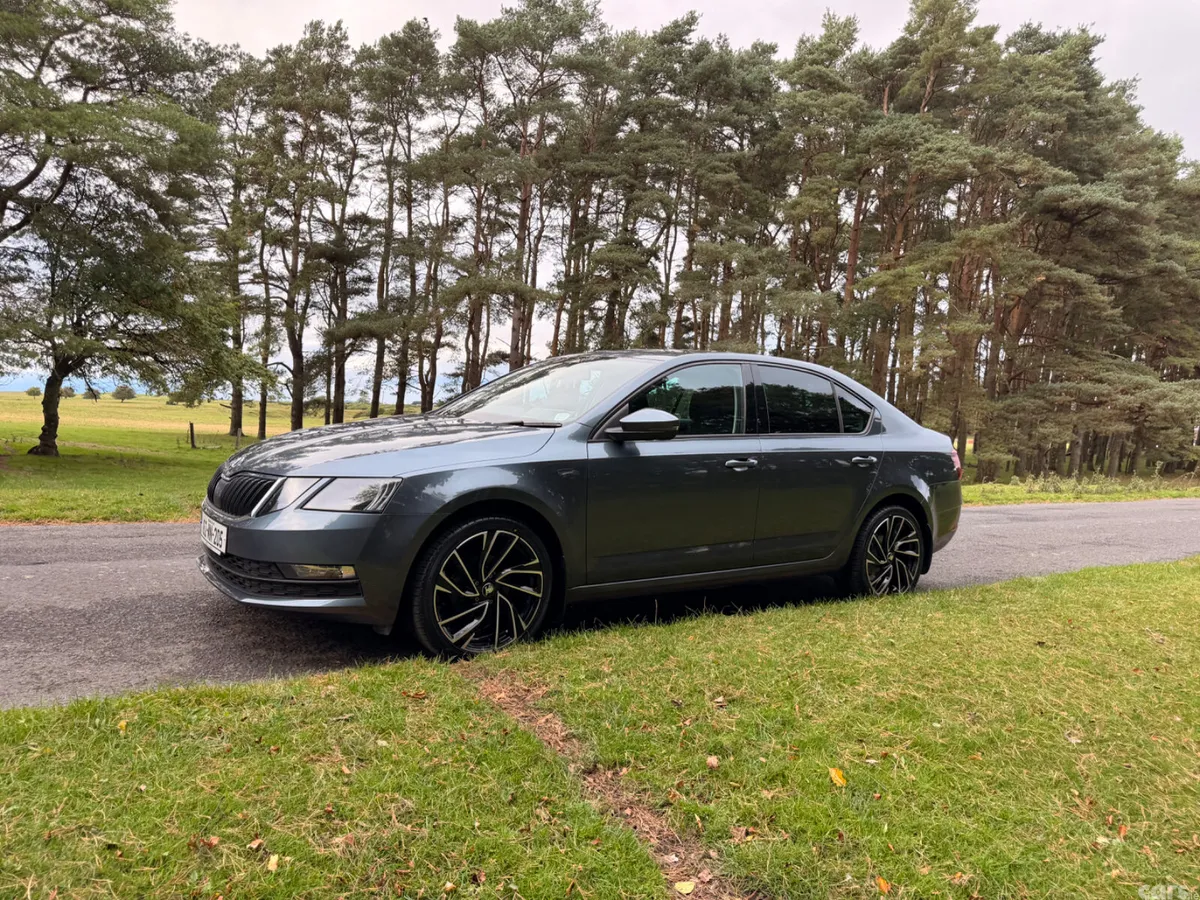 Skoda Octavia Saloon, Diesel, 2018, Grey