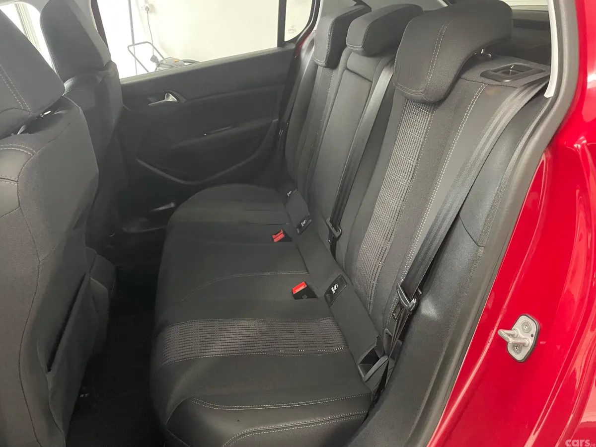 Peugeot 308 Hatchback, Diesel, 2018, Red