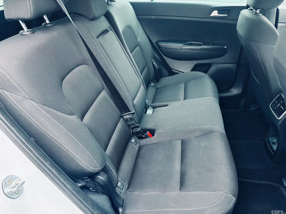 Kia Sportage SUV, Petrol, 2016, White