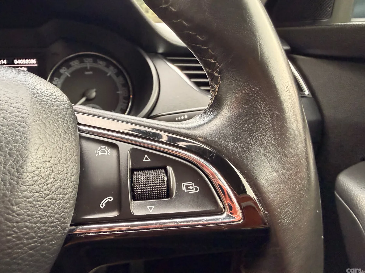 Skoda Octavia Saloon, Diesel, 2018, Grey
