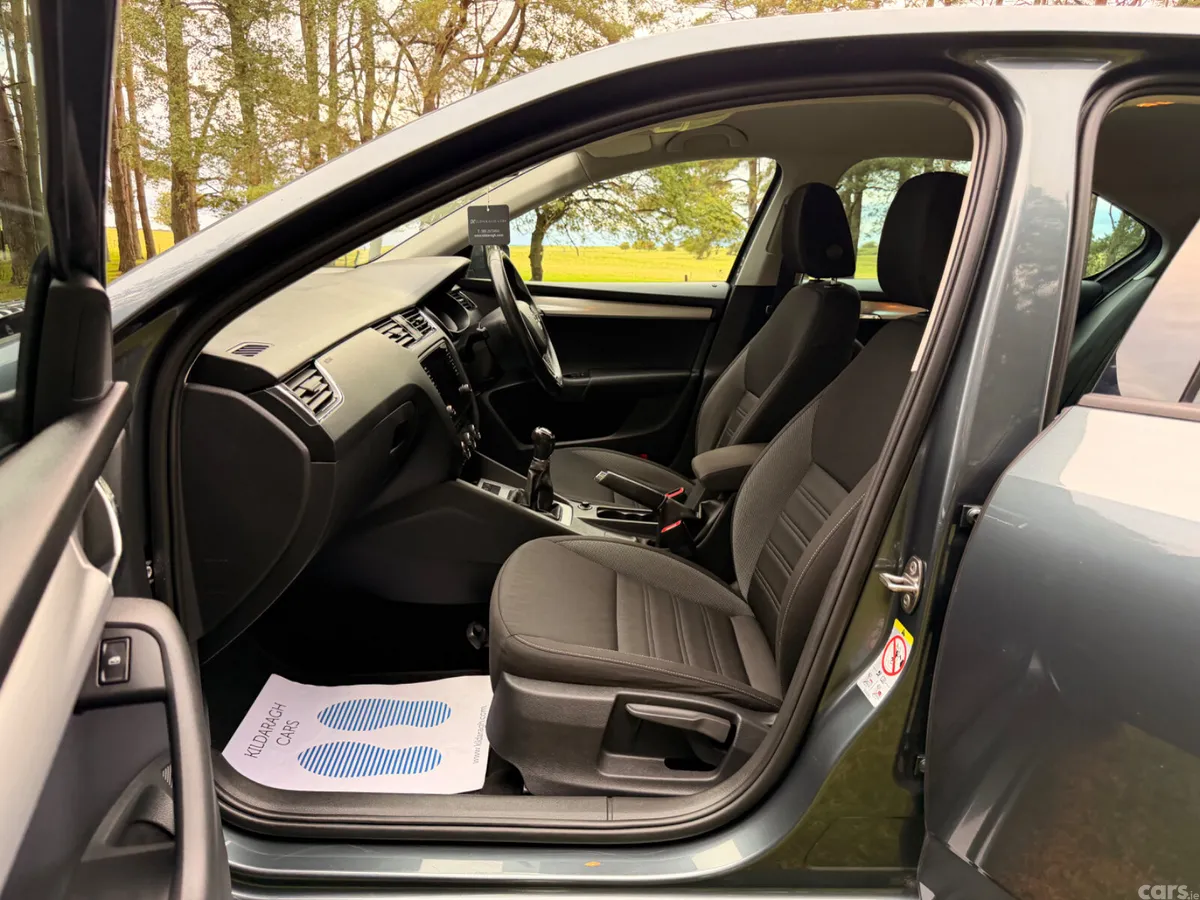 Skoda Octavia Saloon, Diesel, 2018, Grey