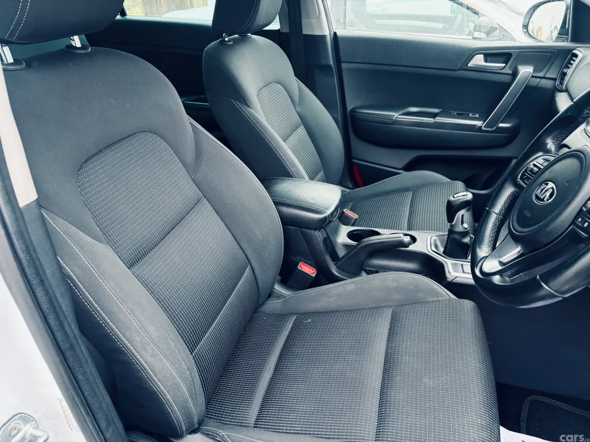 Kia Sportage SUV, Petrol, 2016, White
