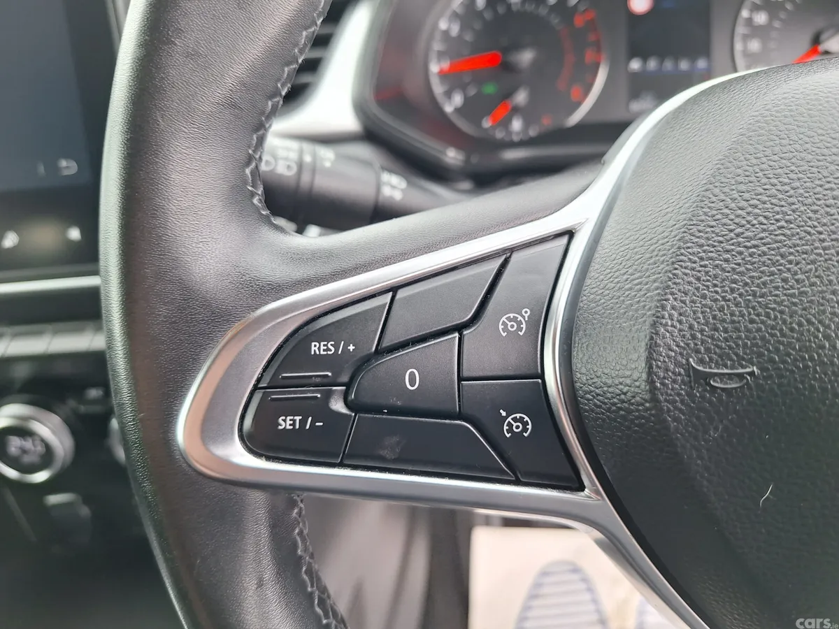 Renault Captur Hatchback, Petrol, 2023, Grey