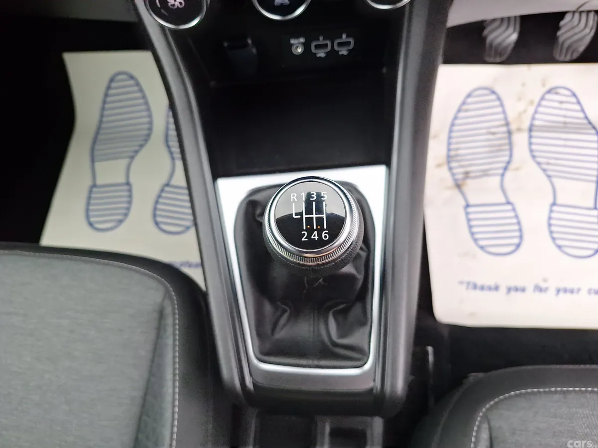Renault Captur Hatchback, Petrol, 2023, Grey