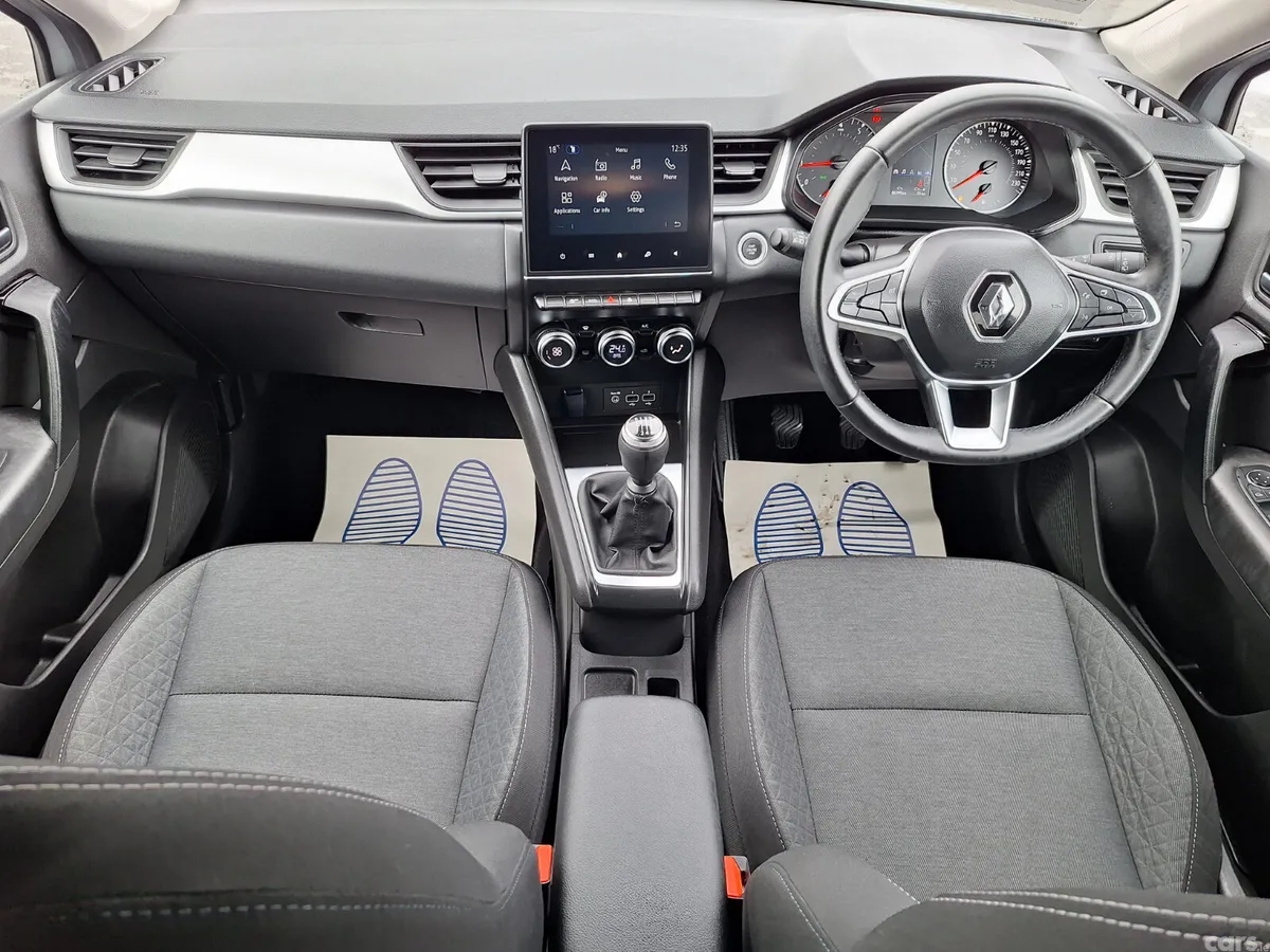 Renault Captur Hatchback, Petrol, 2023, Grey