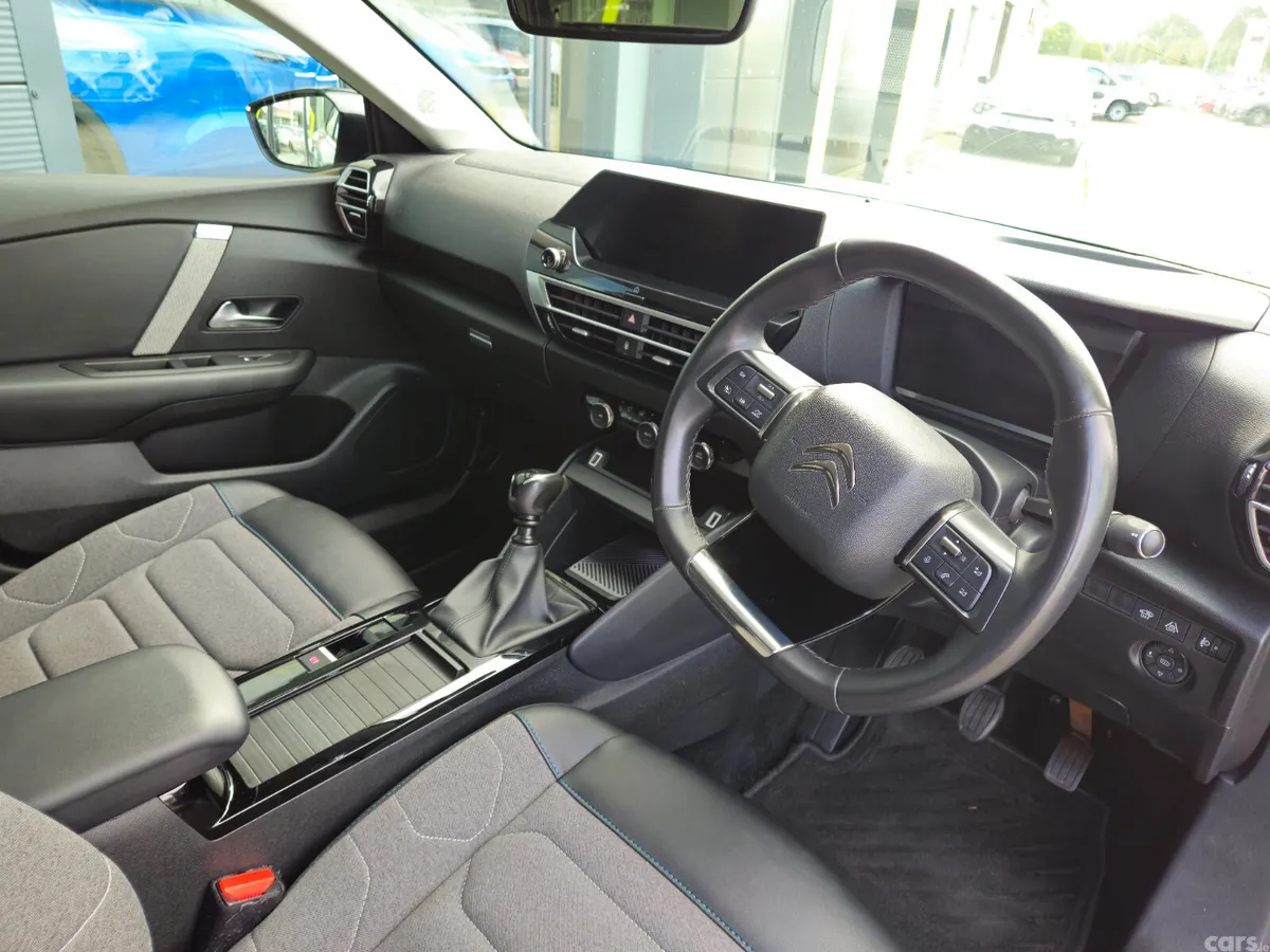 Citroen C4 Hatchback, Diesel, 2022, Blue