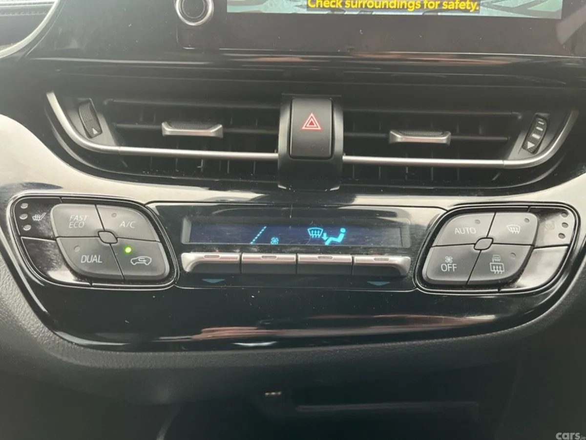 Toyota C-HR SUV, Petrol Hybrid, 2023, White