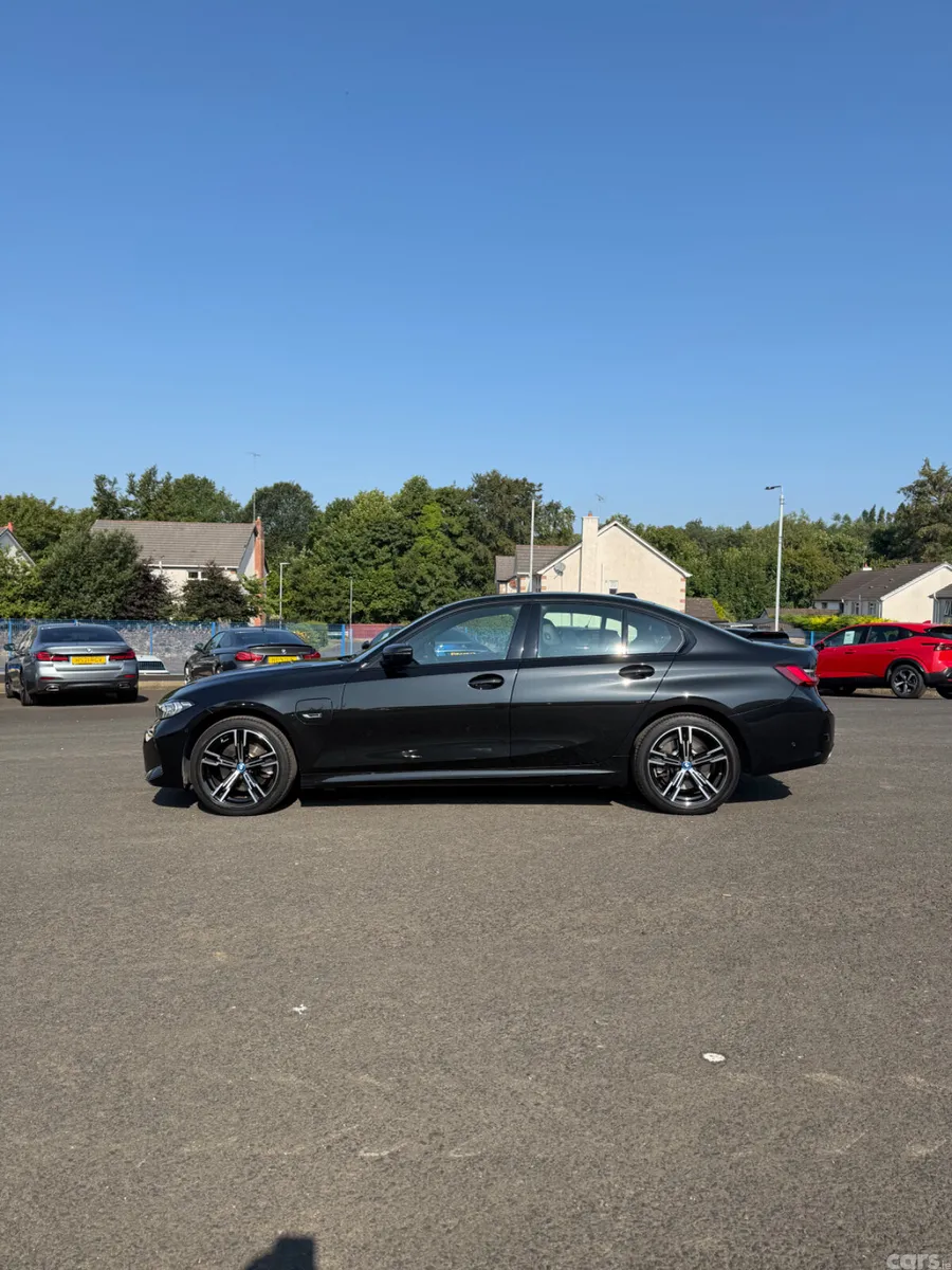 BMW 3-Series Saloon, Petrol Hybrid, 2023, Black