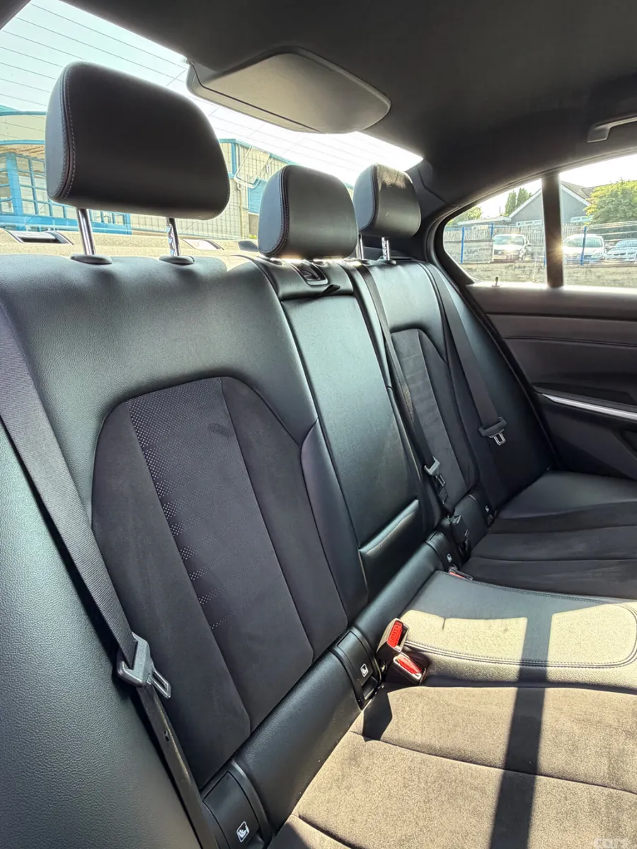 BMW 3-Series Saloon, Petrol Hybrid, 2023, Black