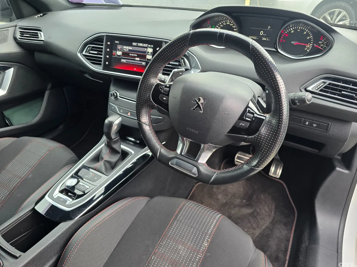 Peugeot 308 Hatchback, Petrol, 2017, White