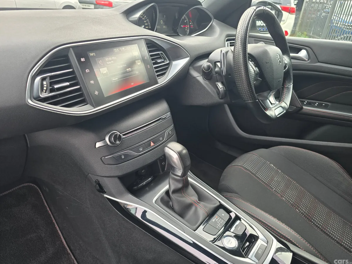 Peugeot 308 Hatchback, Petrol, 2017, White