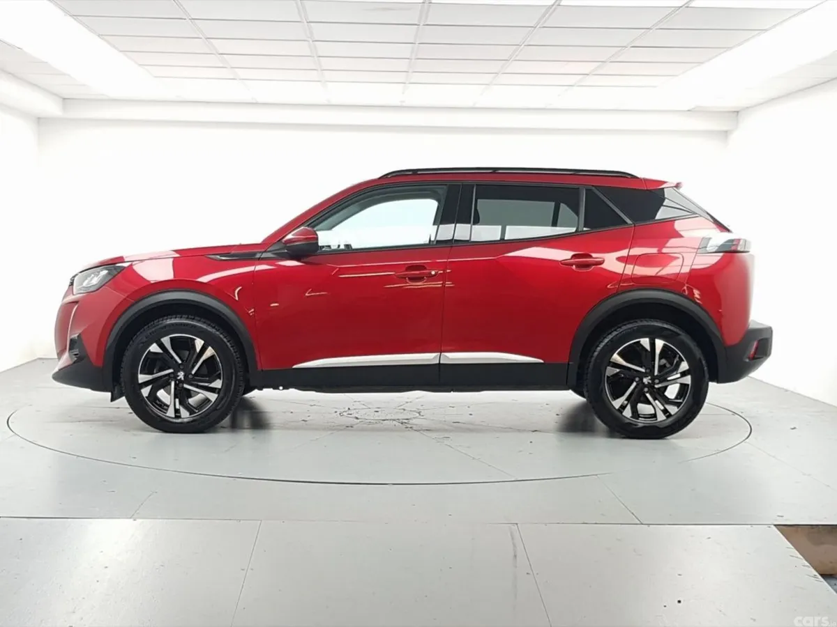 Peugeot 2008 MPV, Petrol, 2021, Red