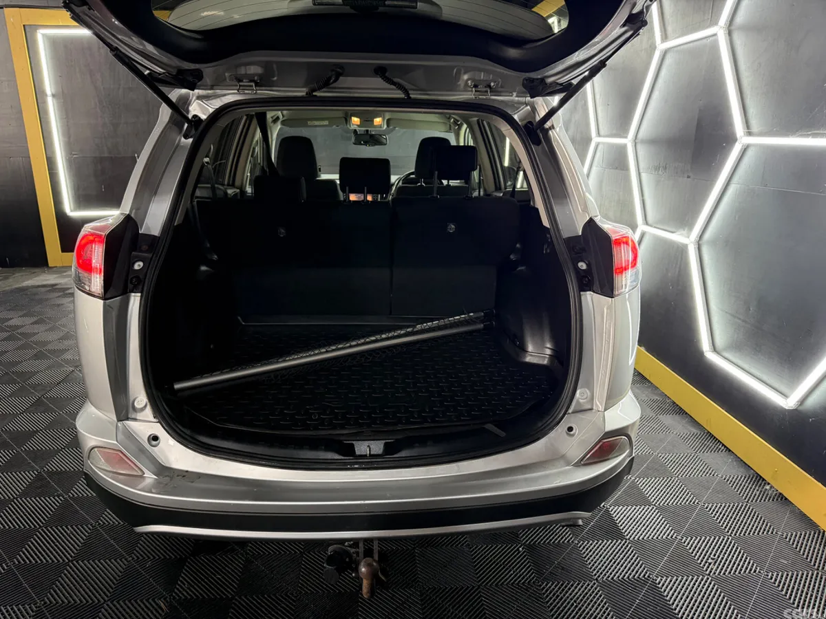 Toyota RAV4 SUV, Diesel, 2016, Silver