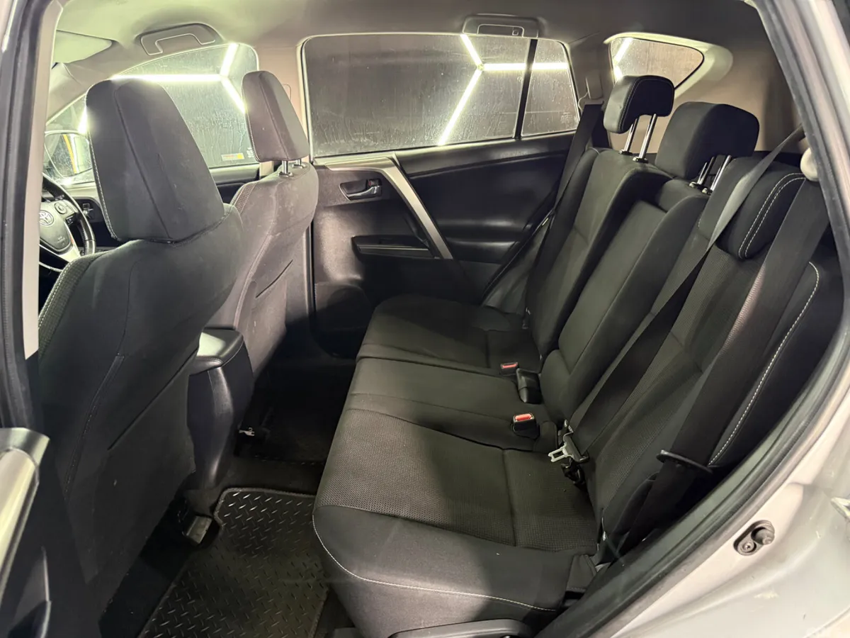 Toyota RAV4 SUV, Diesel, 2016, Silver