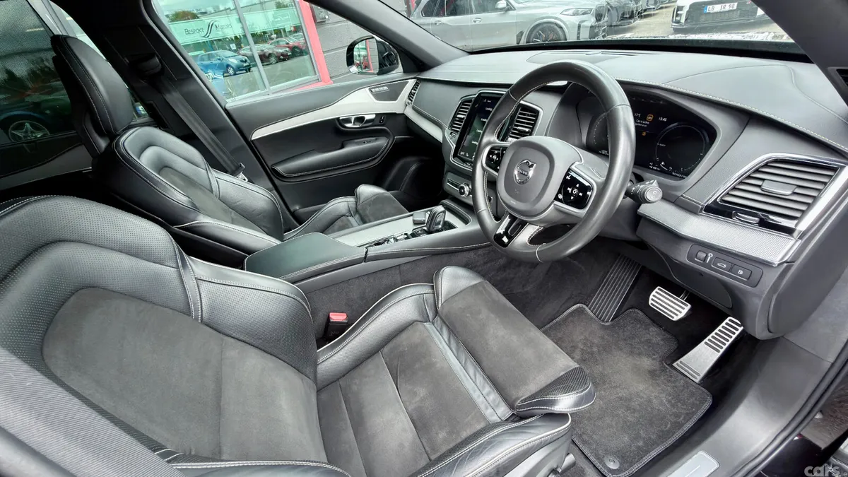 Volvo XC90 SUV, Petrol Plug-in Hybrid, 2020, Black