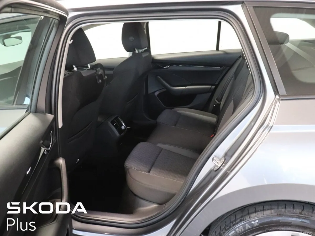 Skoda Octavia Estate, Diesel, 2024, Grey