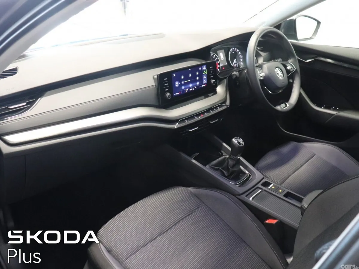 Skoda Octavia Estate, Diesel, 2024, Grey