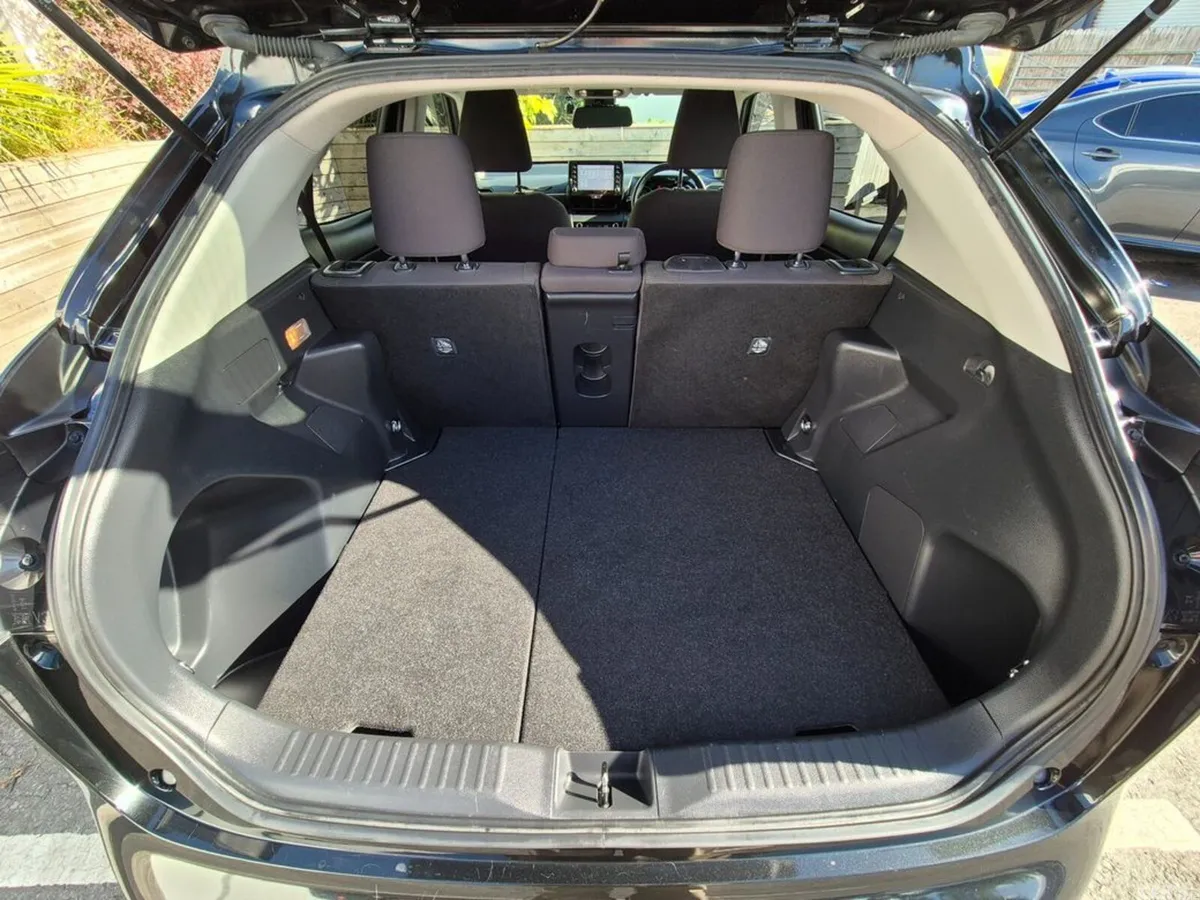 Toyota Yaris Cross SUV, Petrol Hybrid, 2023, Black
