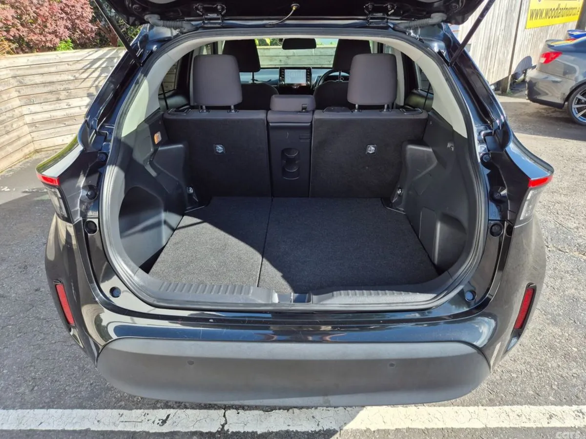 Toyota Yaris Cross SUV, Petrol Hybrid, 2023, Black