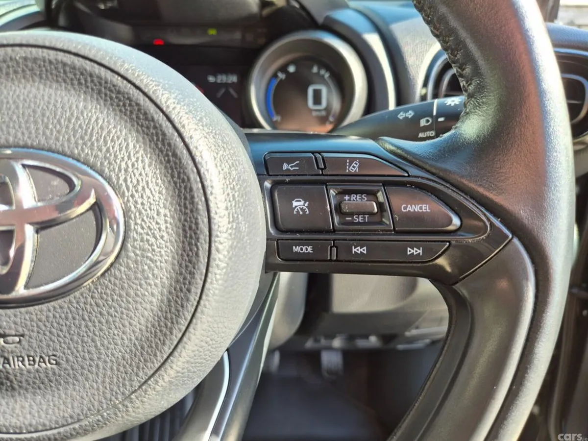 Toyota Yaris Cross SUV, Petrol Hybrid, 2023, Black