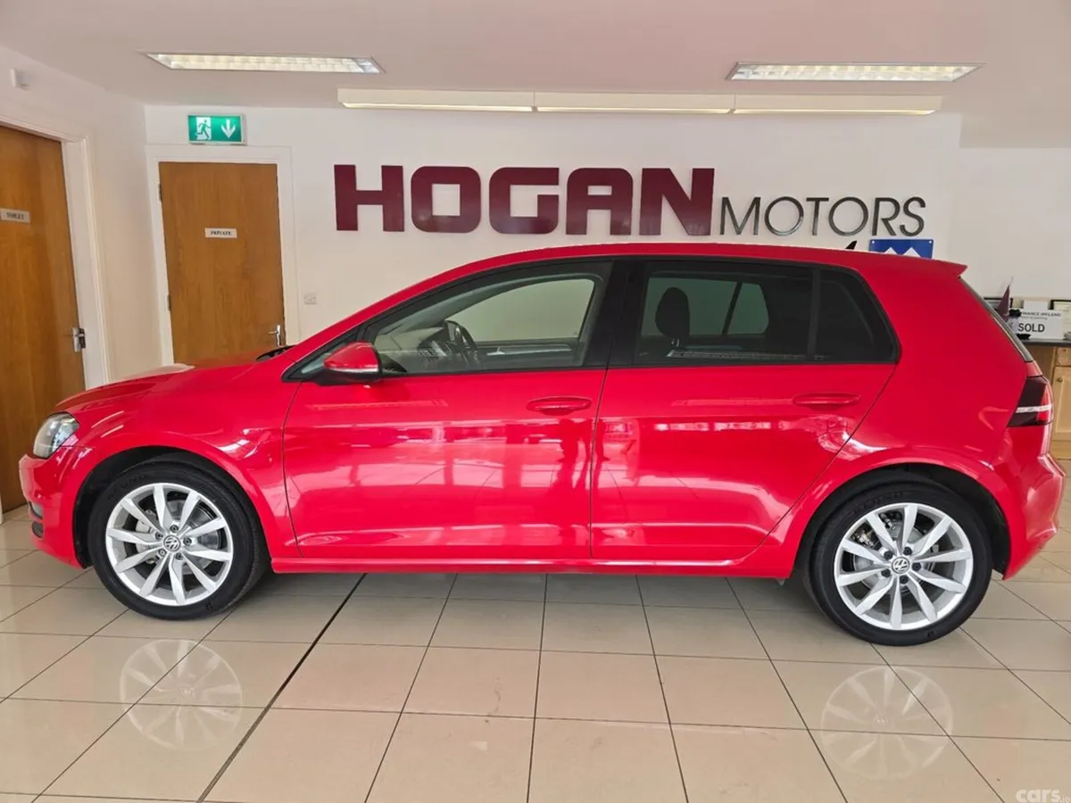 Volkswagen Golf Hatchback, Petrol, 2016, Red