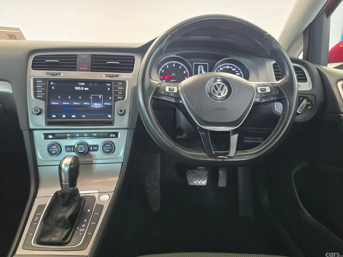 Volkswagen Golf Hatchback, Petrol, 2016, Red