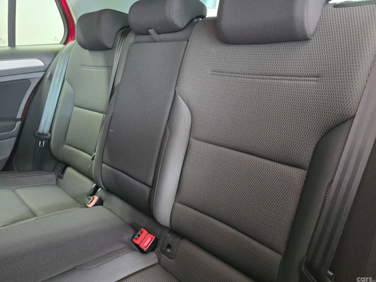 Volkswagen Golf Hatchback, Petrol, 2016, Red
