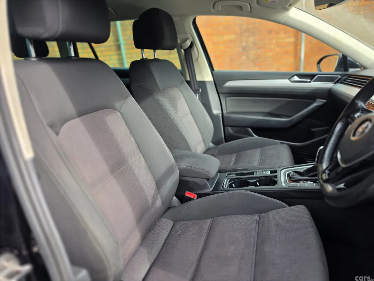 Volkswagen Passat Estate, Diesel, 2019, Black