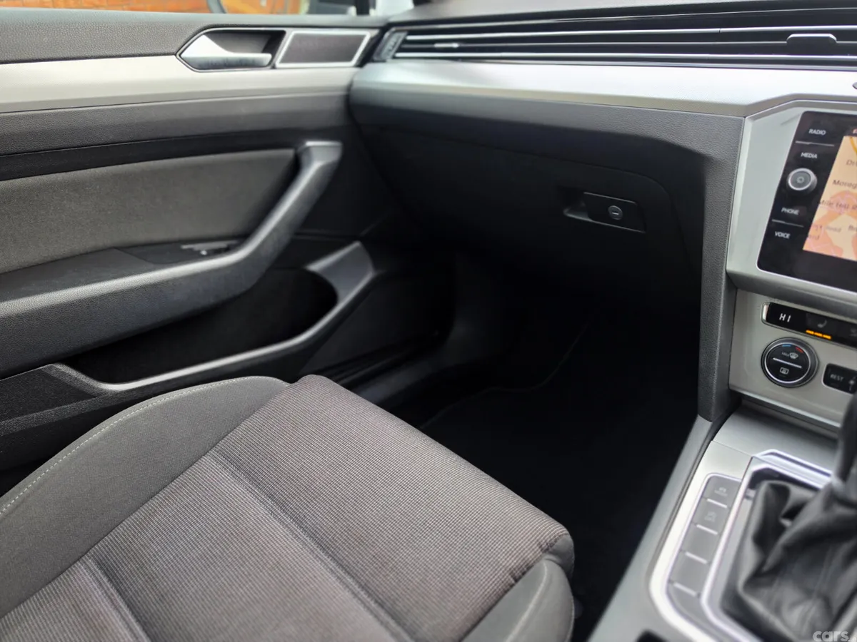 Volkswagen Passat Estate, Diesel, 2019, Black