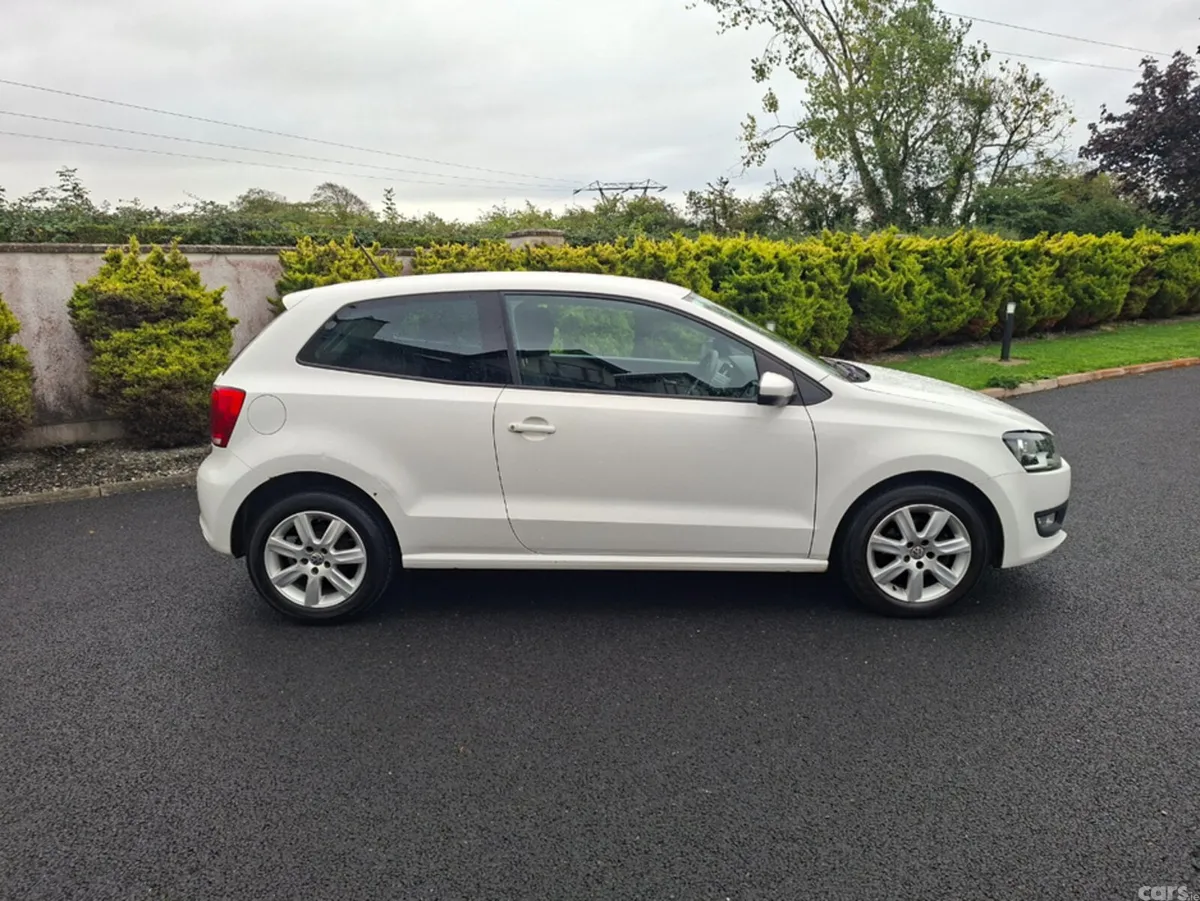 Volkswagen Polo Hatchback, Petrol, 2012, White