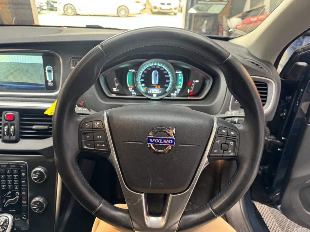 Volvo V40 Estate, Petrol, 2015, Blue