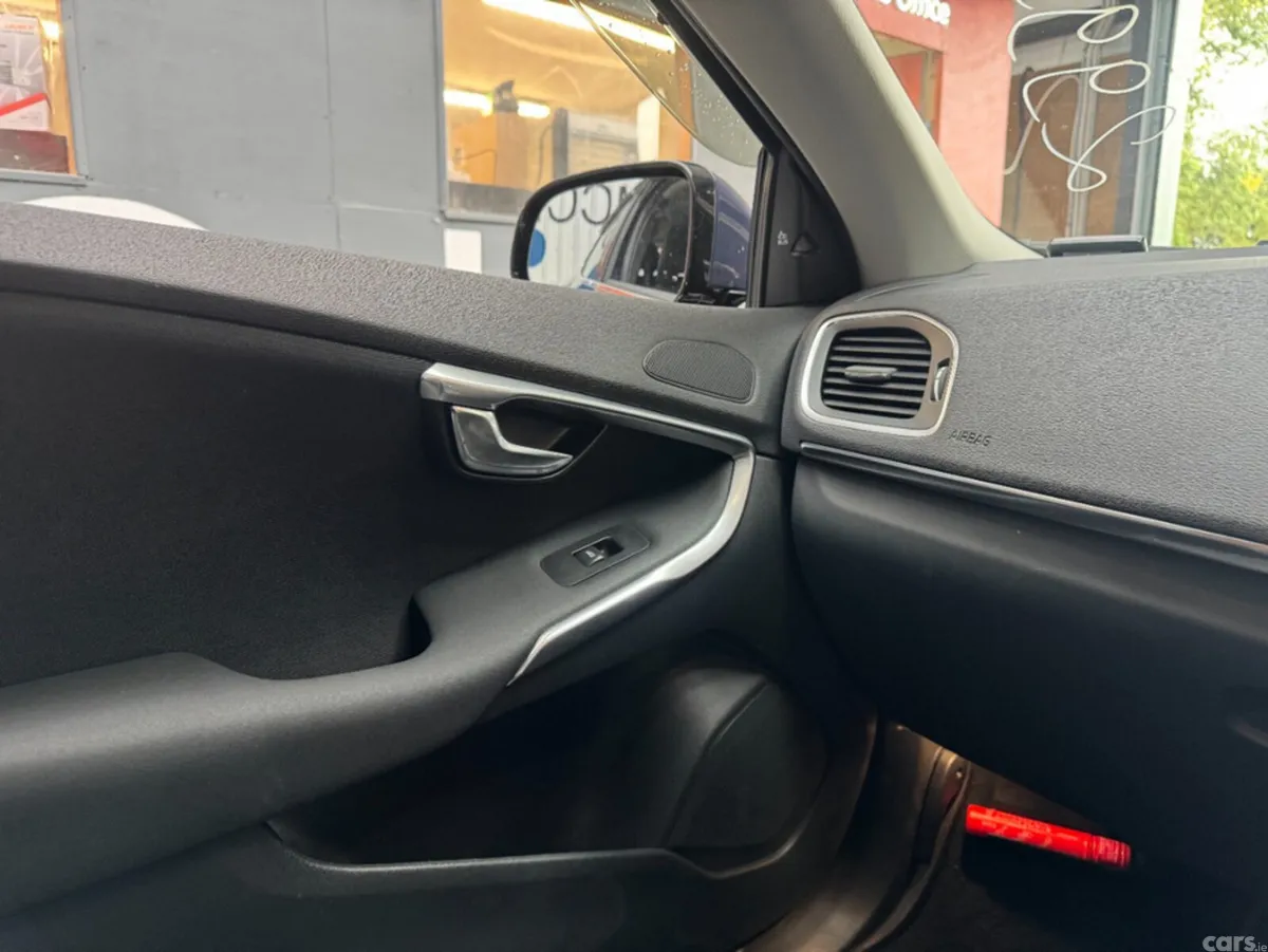 Volvo V40 Estate, Petrol, 2015, Blue