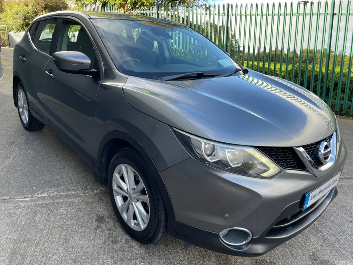 Nissan Qashqai SUV, Diesel, 2016, Grey