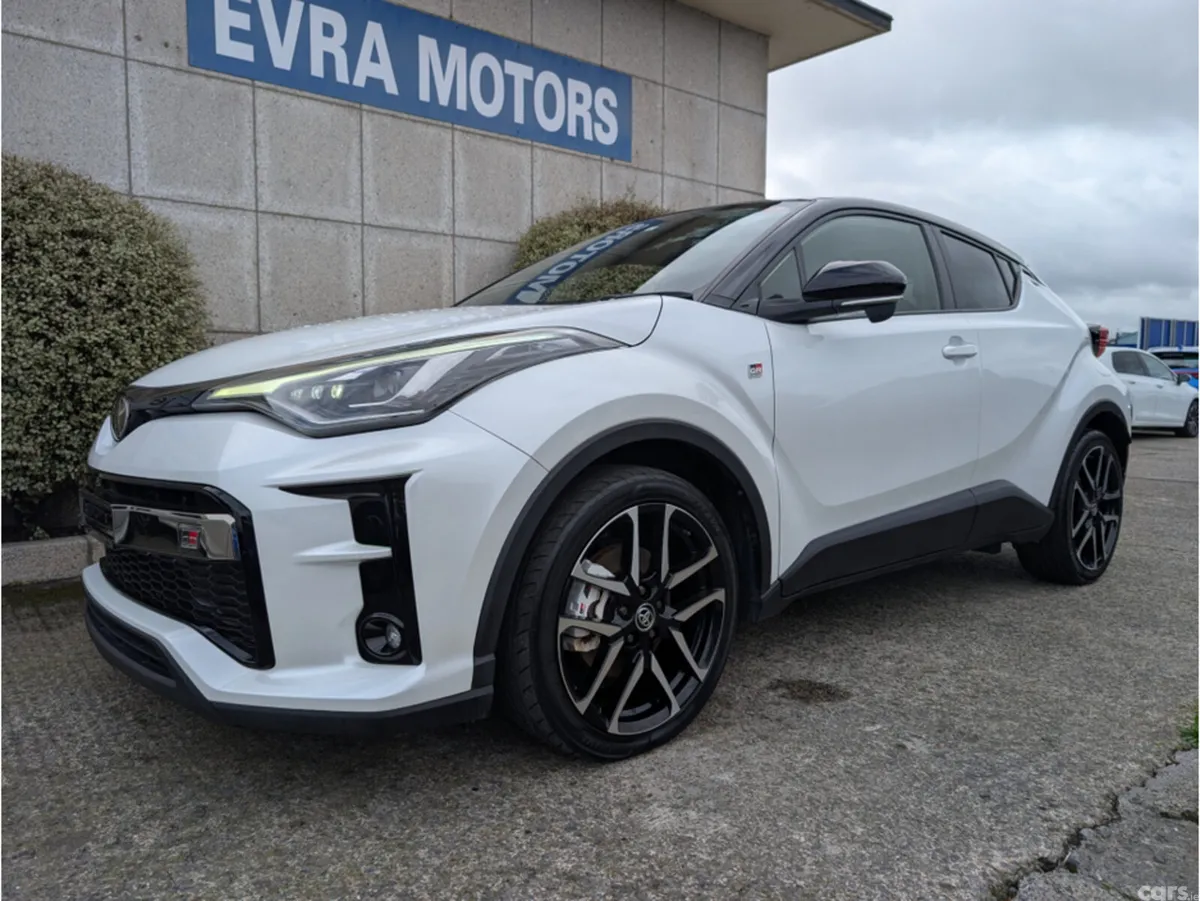 Toyota C-HR SUV, Petrol Hybrid, 2023, White
