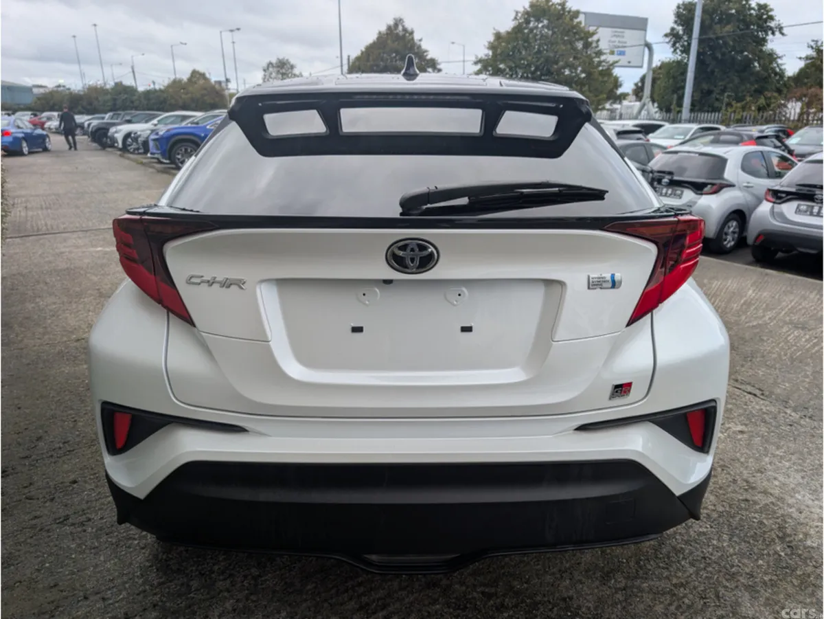 Toyota C-HR SUV, Petrol Hybrid, 2023, White