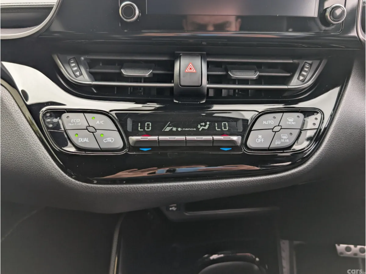 Toyota C-HR SUV, Petrol Hybrid, 2023, White