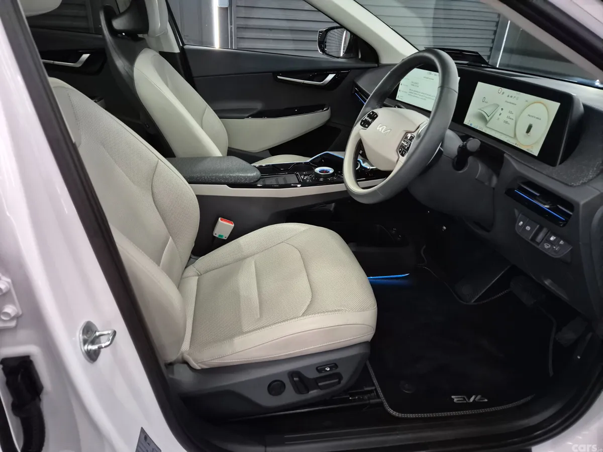Kia EV6 MPV, Electric, 2023, White
