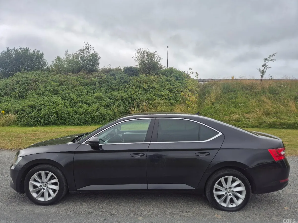 Skoda Superb Hatchback, Diesel, 2018, Black