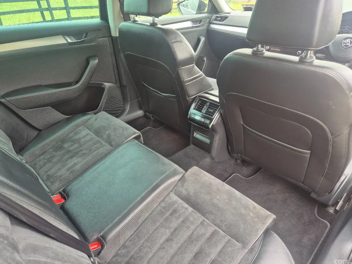 Skoda Superb Hatchback, Diesel, 2018, Black