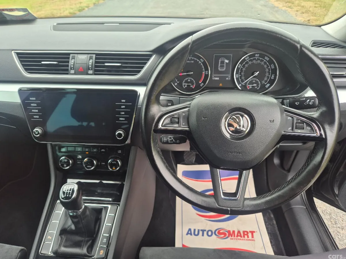 Skoda Superb Hatchback, Diesel, 2018, Black