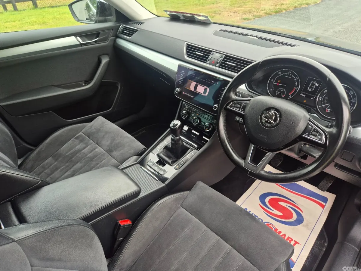 Skoda Superb Hatchback, Diesel, 2018, Black