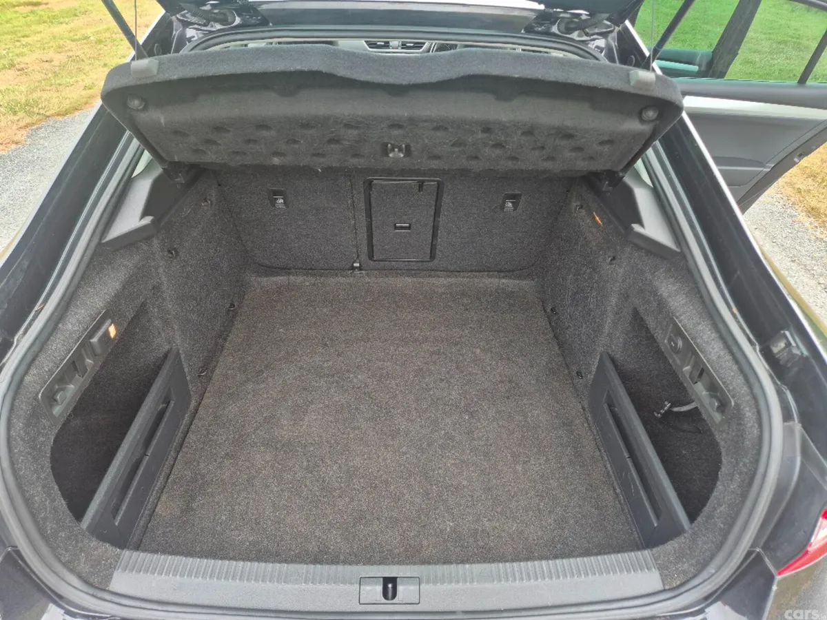 Skoda Superb Hatchback, Diesel, 2018, Black