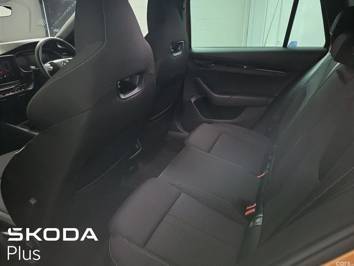 Skoda Octavia Estate, Petrol, 2024, Orange